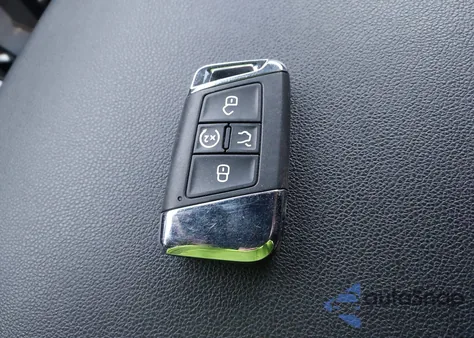 2021 Volkswagen Atlas 3.6L V6 Sel Premium z USA, uszkodzony, nr VIN 1V2TR2CA6MC550664